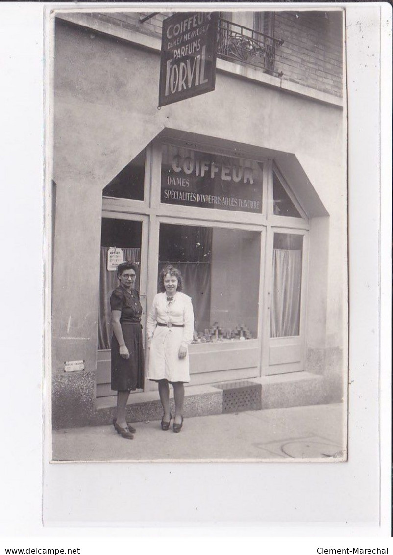 A LOCALISER : Carte Photo D'un Salon De Coiffure (coiffeur) -  Très Bon état - Photos