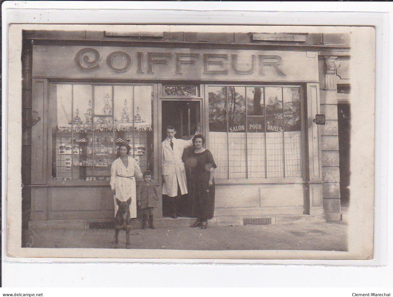 A LOCALISER : Carte Photo D'un Salon De Coiffure (coiffeur) - Très Bon état - Foto