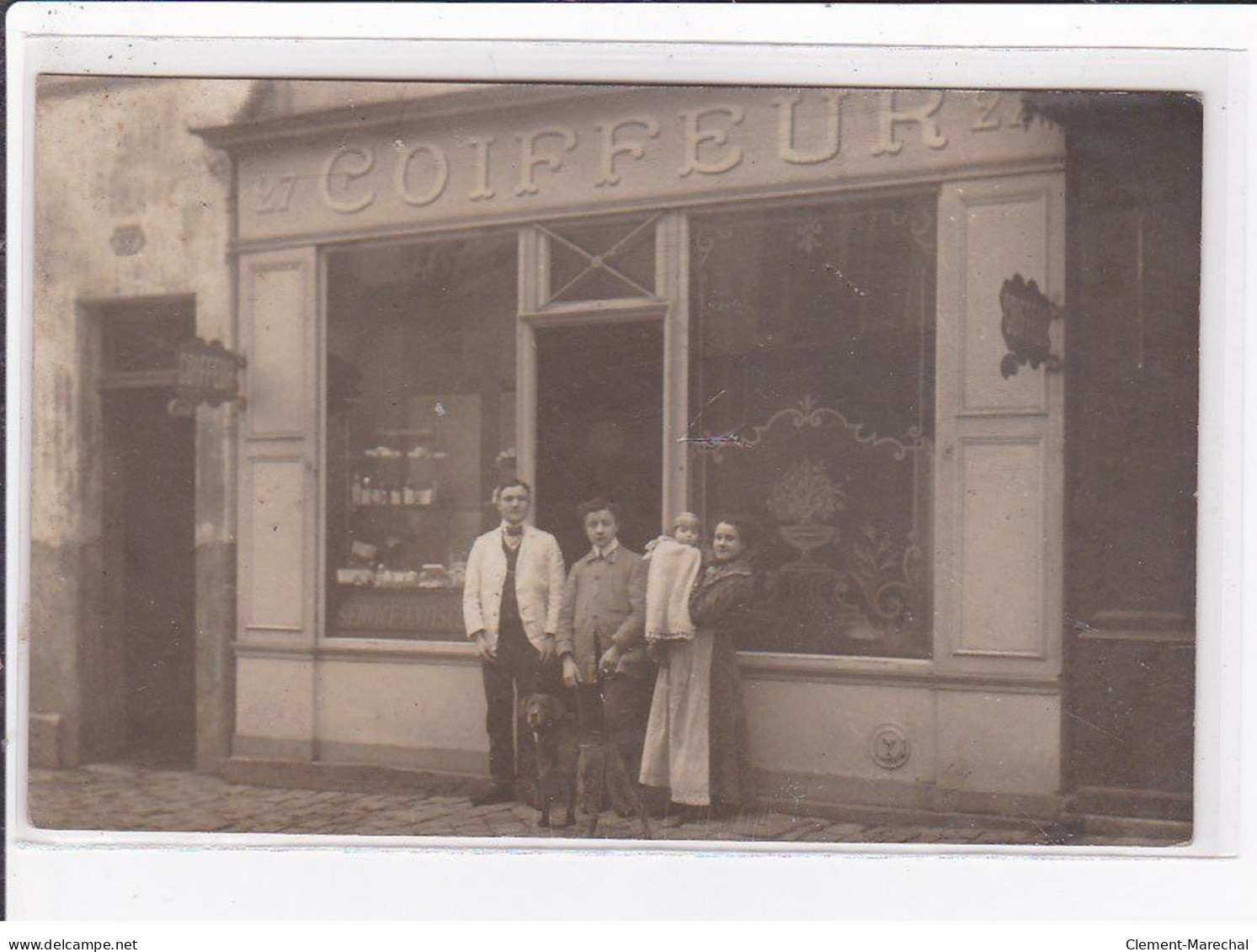 A LOCALISER : Carte Photo D'un Salon De Coiffure (coiffeur) -  Très Bon état - Fotos