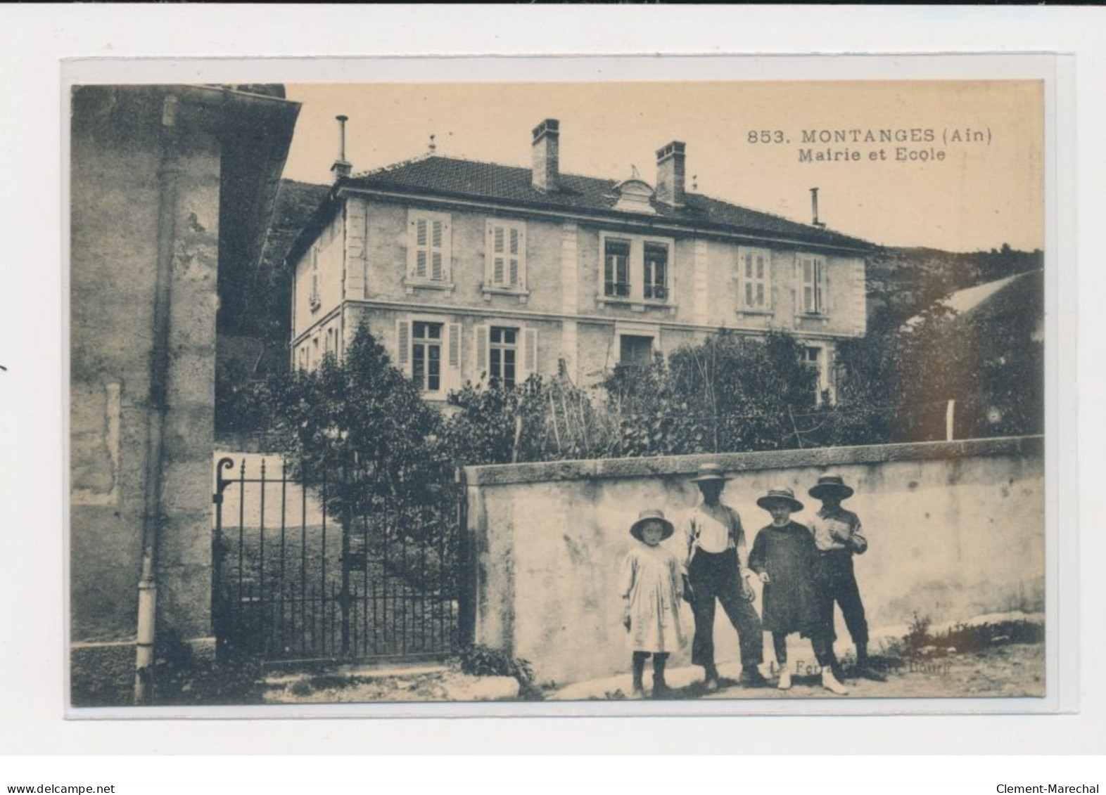 MONTANGES - Mairie Et école - Très Bon état - Non Classés