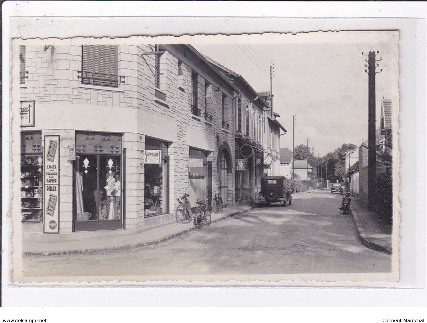 A LOCALISER : Carte Photo D'un Magasin De Matériel Photographique - Garage - Coiffeur (moto) - Très Bon état - Autres & Non Classés