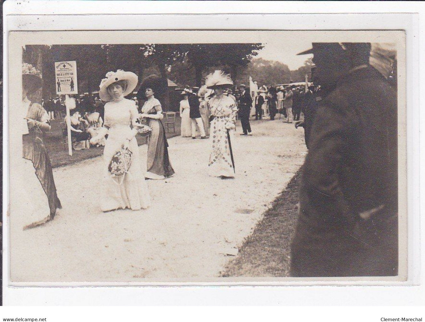 DIJON ? : Lot De 2 Cartes Photo De La Fete De La Petite Fleur (bienfaisance - Croix Rouge) - Très Bon état - Dijon