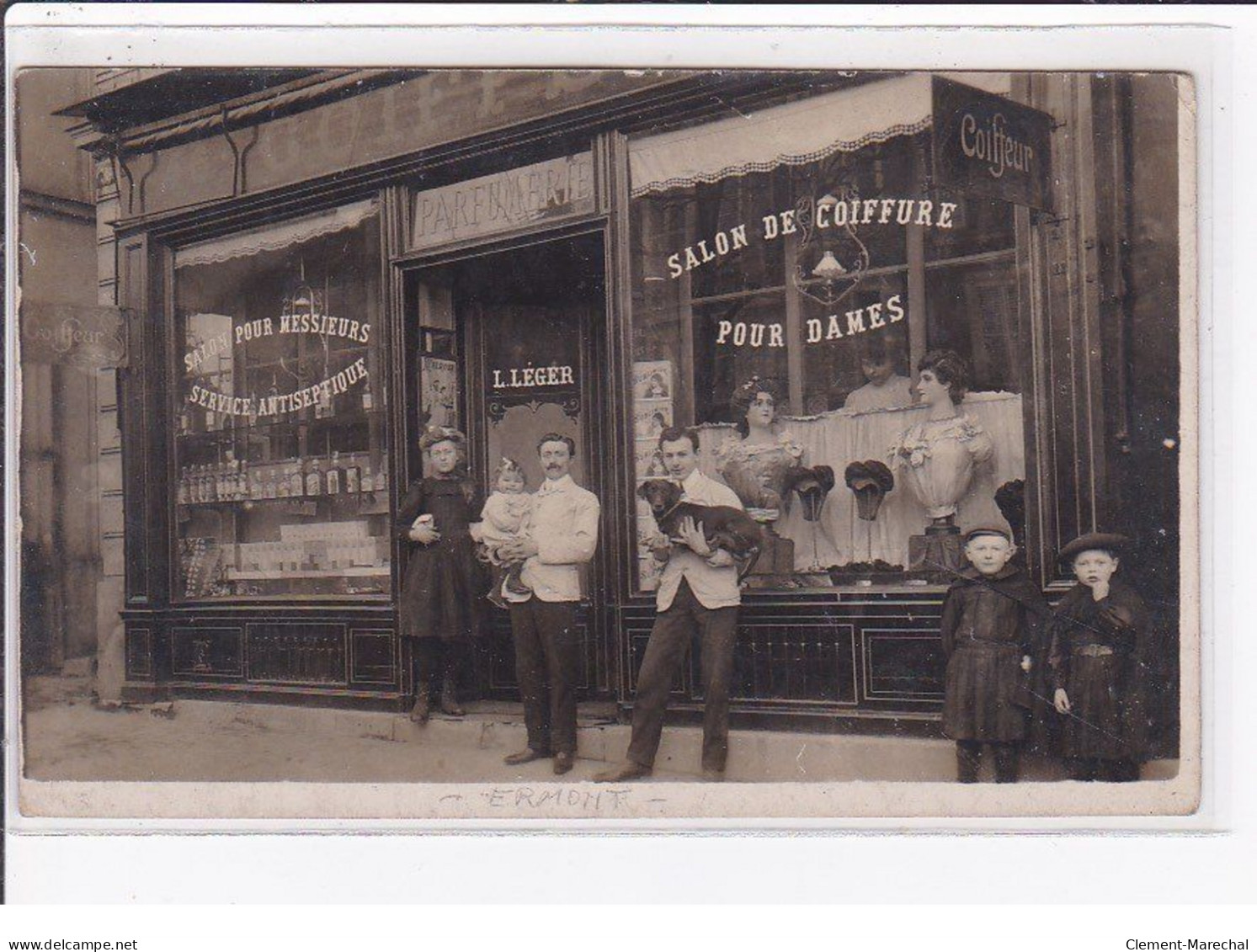 ERMONT ? : Carte Photo Du Salon De Coiffure LEGER (coiffeur) -bon état (traces Rouge Au Dos) - Ermont-Eaubonne