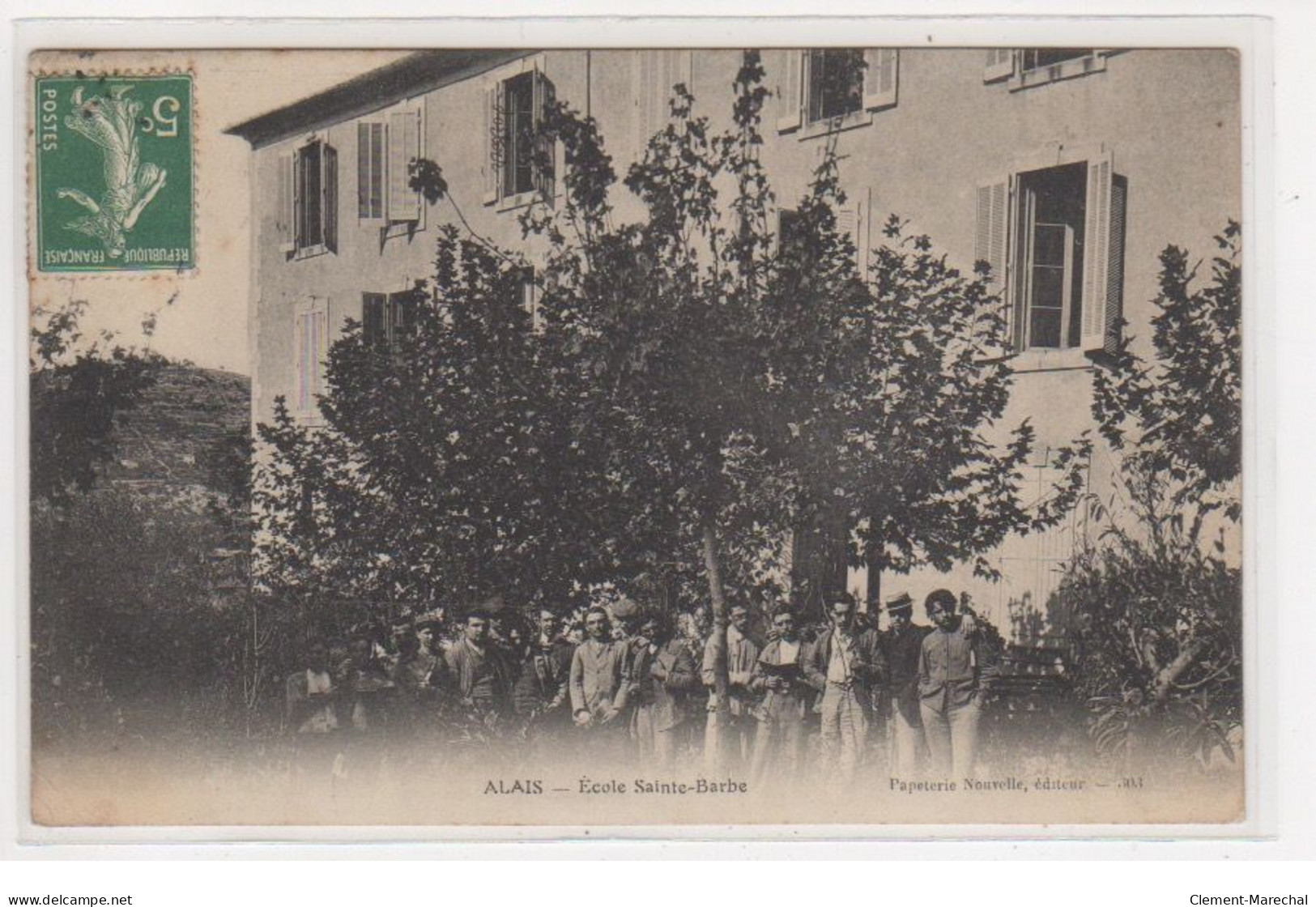 ALAIS / ALES : L'école Sainte-Barbe - état - Alès