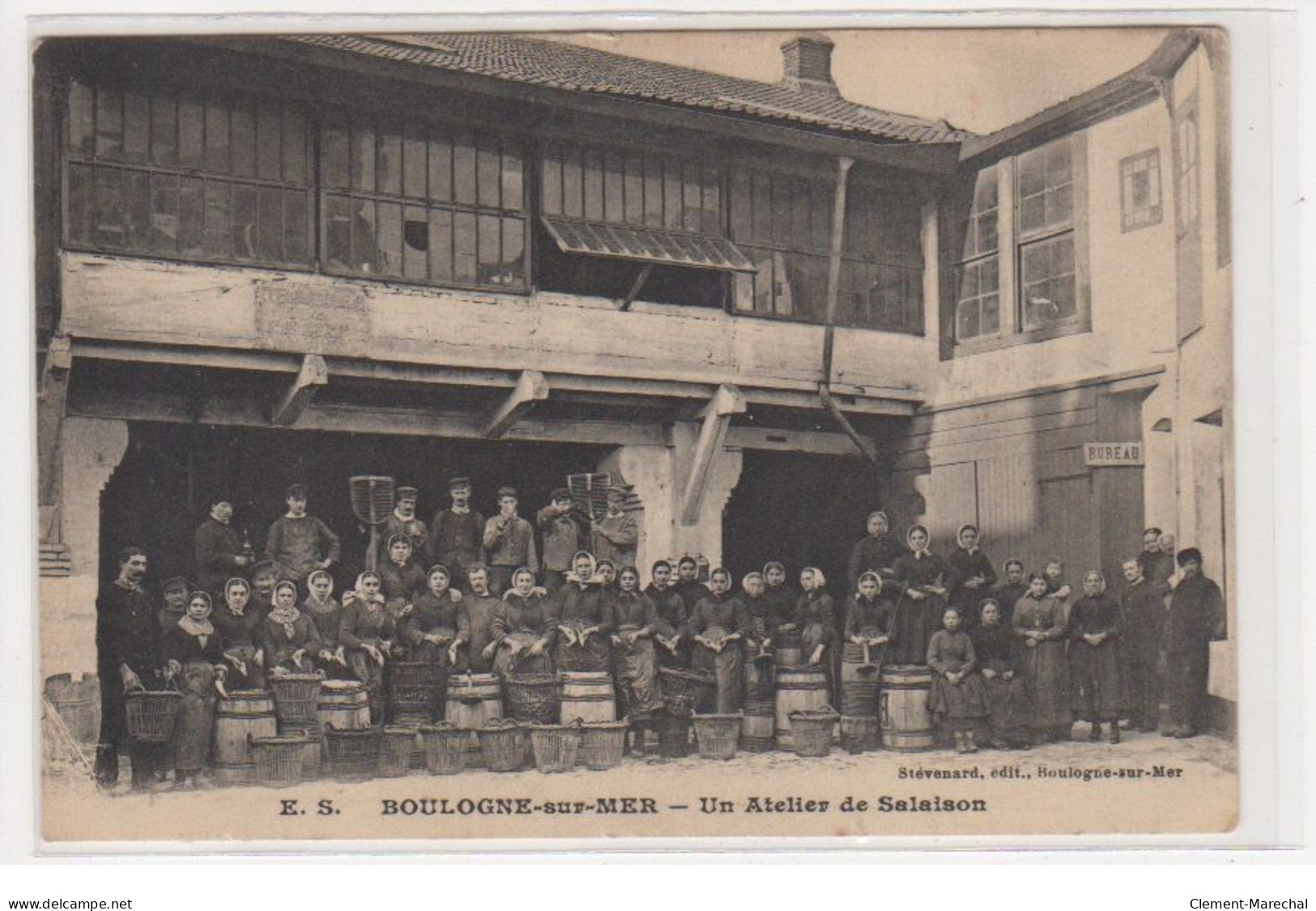 BOULOGNE SUR MER : Un Atelier De Salaison (harengs) - Bon état (adhérences Au Dos) - Boulogne Sur Mer