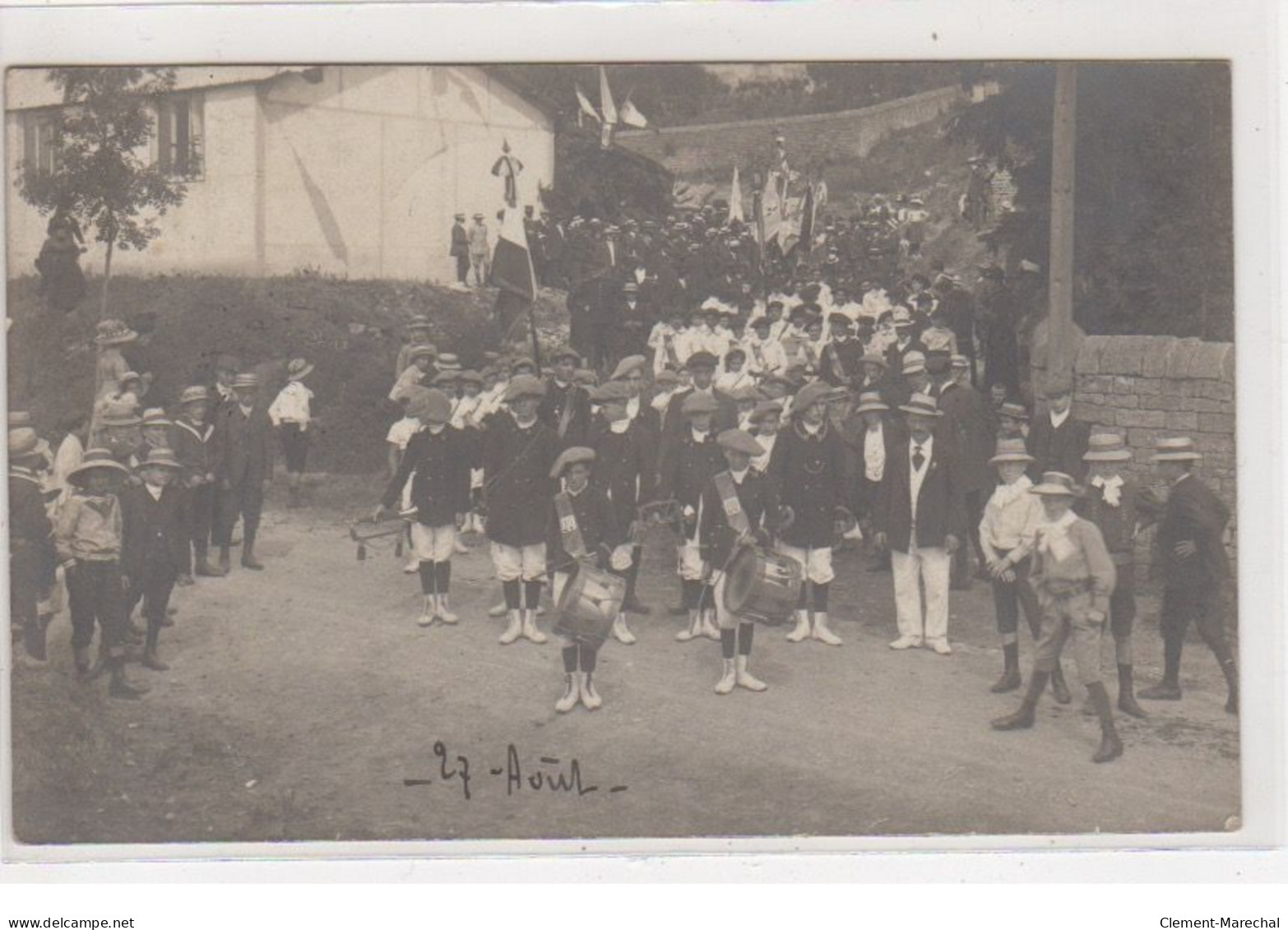 A LOCALISER : (photo LIROT à JARNY GARE) Carte Photo D'une Procession - Très Bon état - Altri & Non Classificati