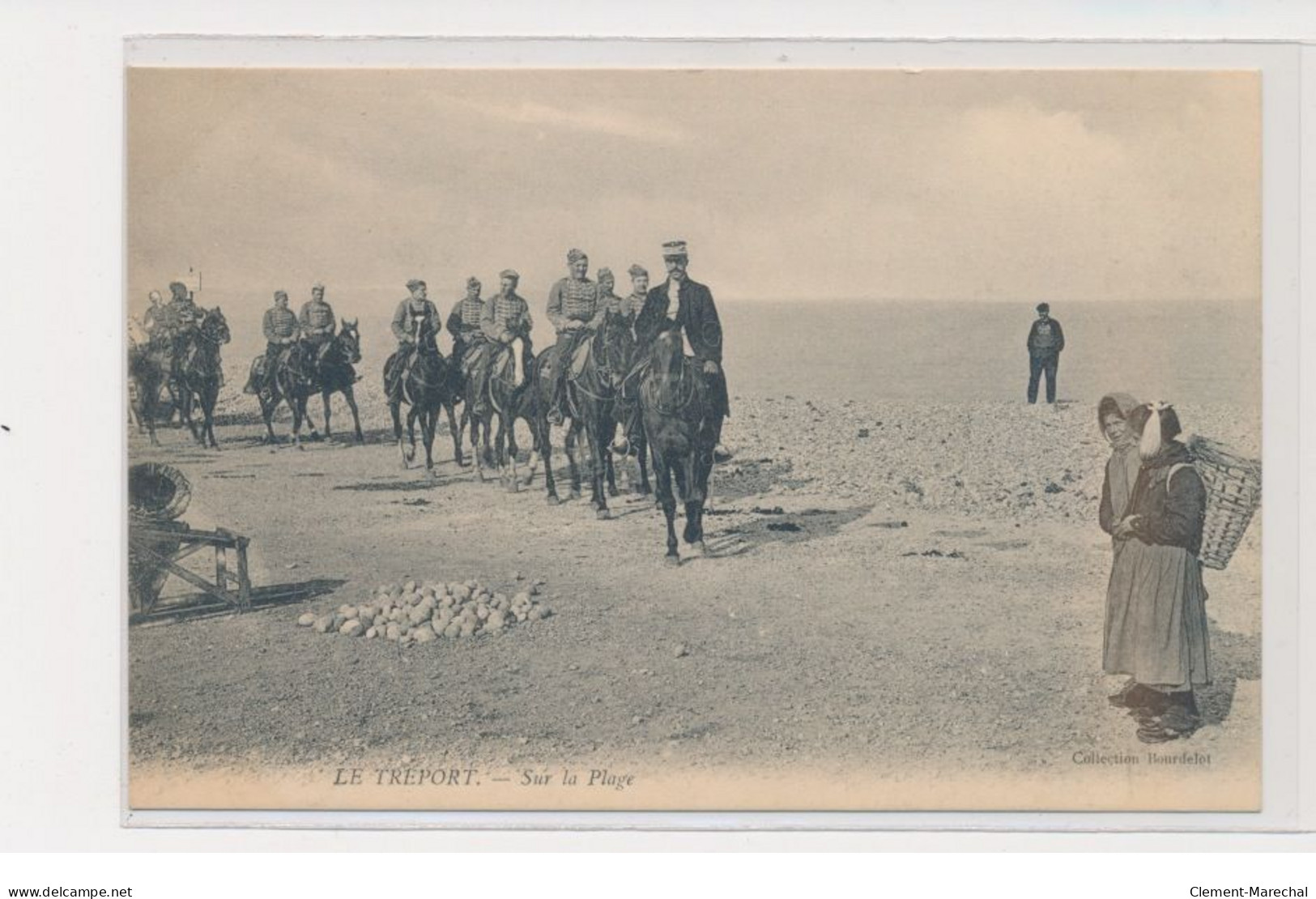 LE TREPORT - Sur La Plage - Militaires - Très Bon état - Le Treport