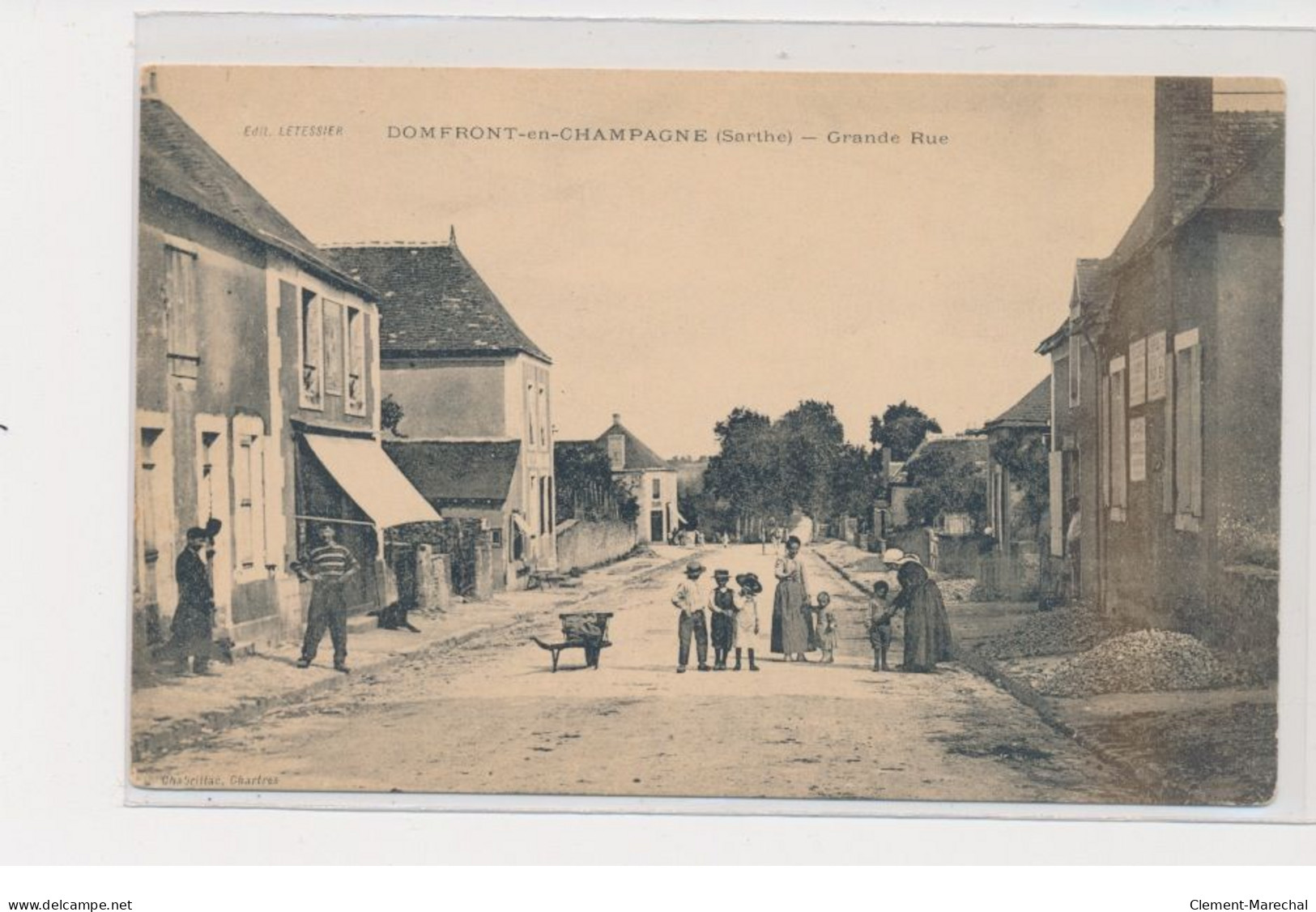 DOMFRONT EN CHAMPAGNE - Grande Rue - Très Bon état - Autres & Non Classés