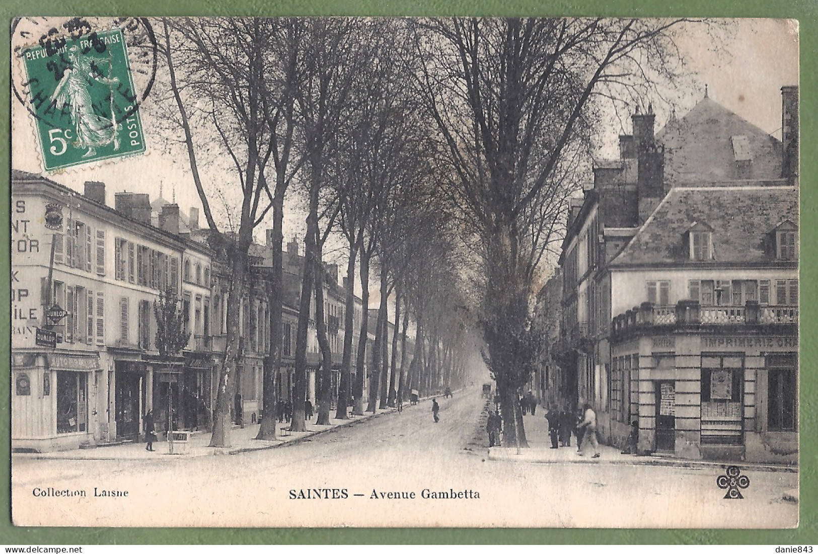 CPA - CHARENTES MARITIMES - SAINTES - AVENUE GAMBETTA - Petite Animation (carton Cassures Multiples) - Saintes