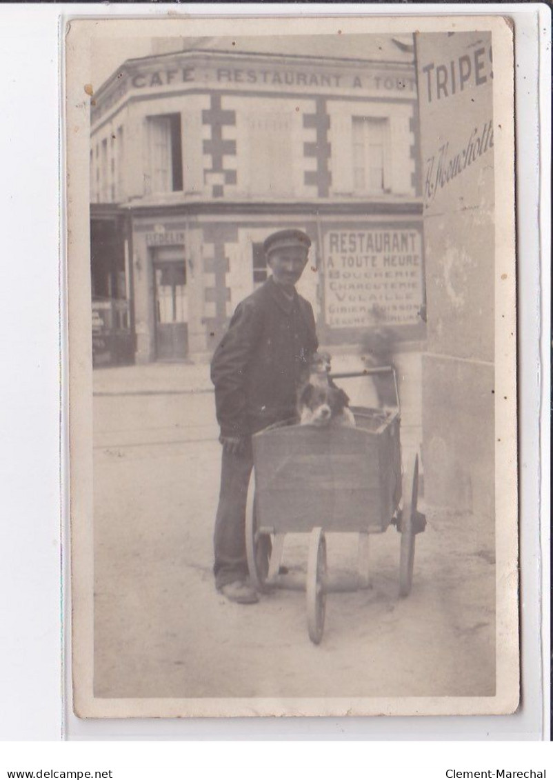 LAON : Carte Photo D'un Homme Promenant Son Chien Devant Le Restaurant Redelin (avenue De La Gare) - Bon état - Laon