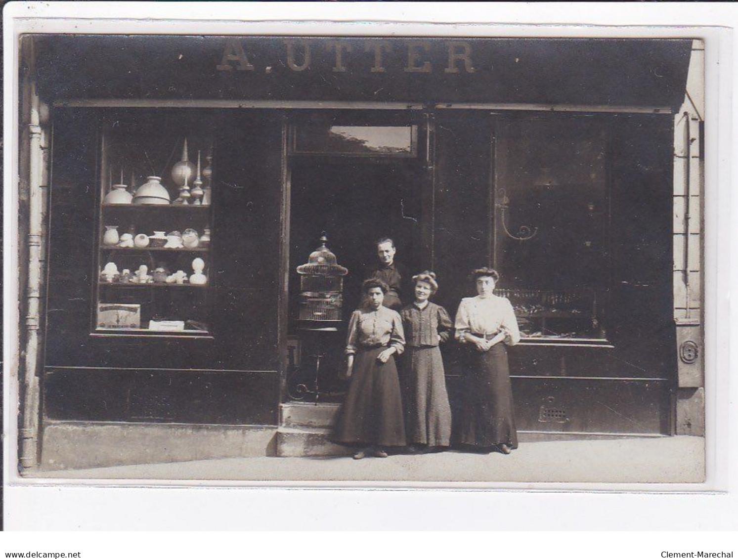 PARIS 18 ème : Carte Photo Du Couvreur - Plombier UTTER Au 76 Rue De Clignancourt - Très Bon état - Distrito: 18