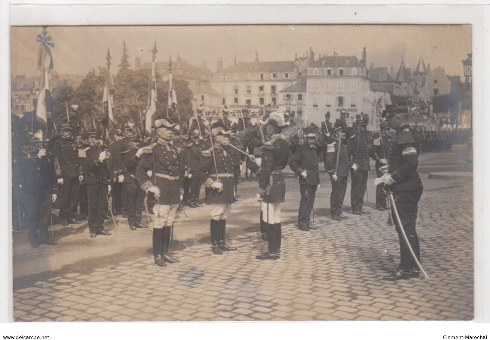 LE MANS : Carte Photo D'une Revue Militaire (comptoir Photographique De L'Ouest) - Très Bon état - Le Mans