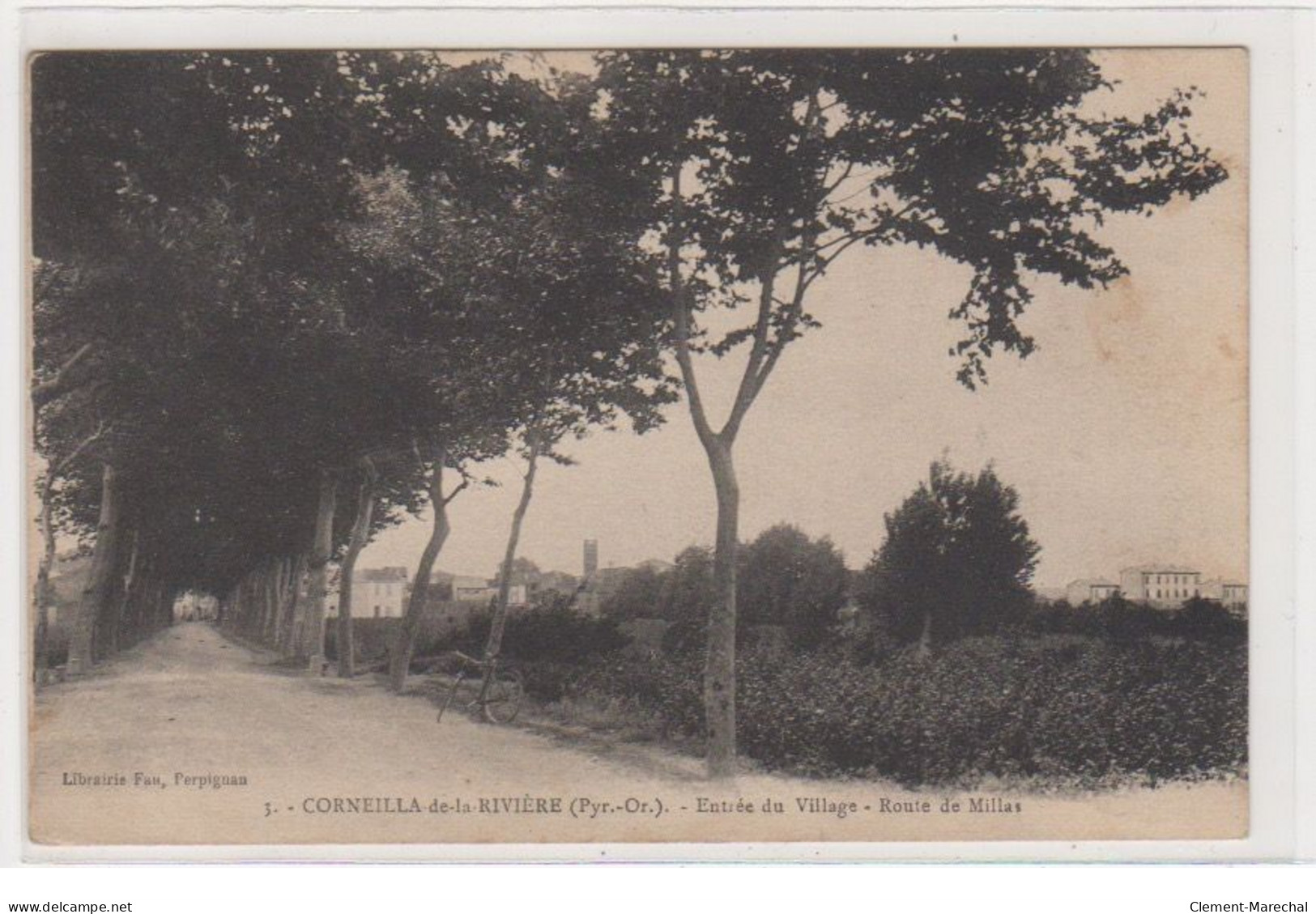 CORNEILLA DE LA RIVIERE : Entrée Du Village - Route De Millas - Très Bon état - Andere & Zonder Classificatie