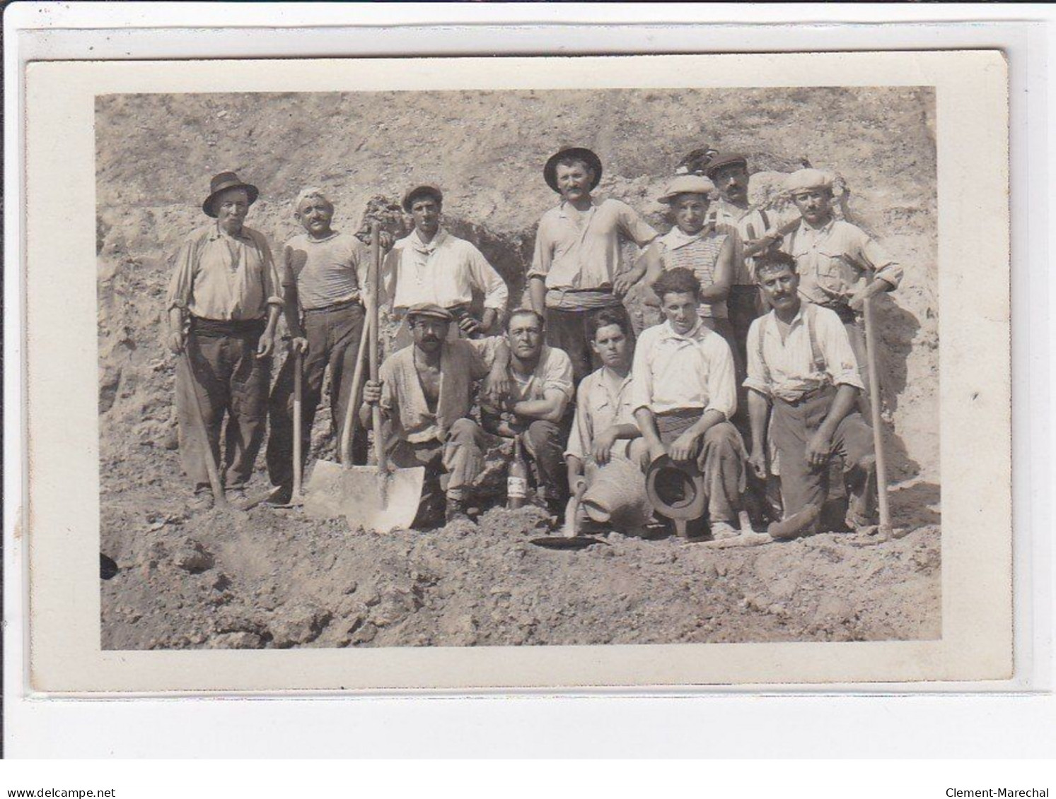 SALERNES ? : Carte Photo D'ouvriers - Très Bon état - Salernes