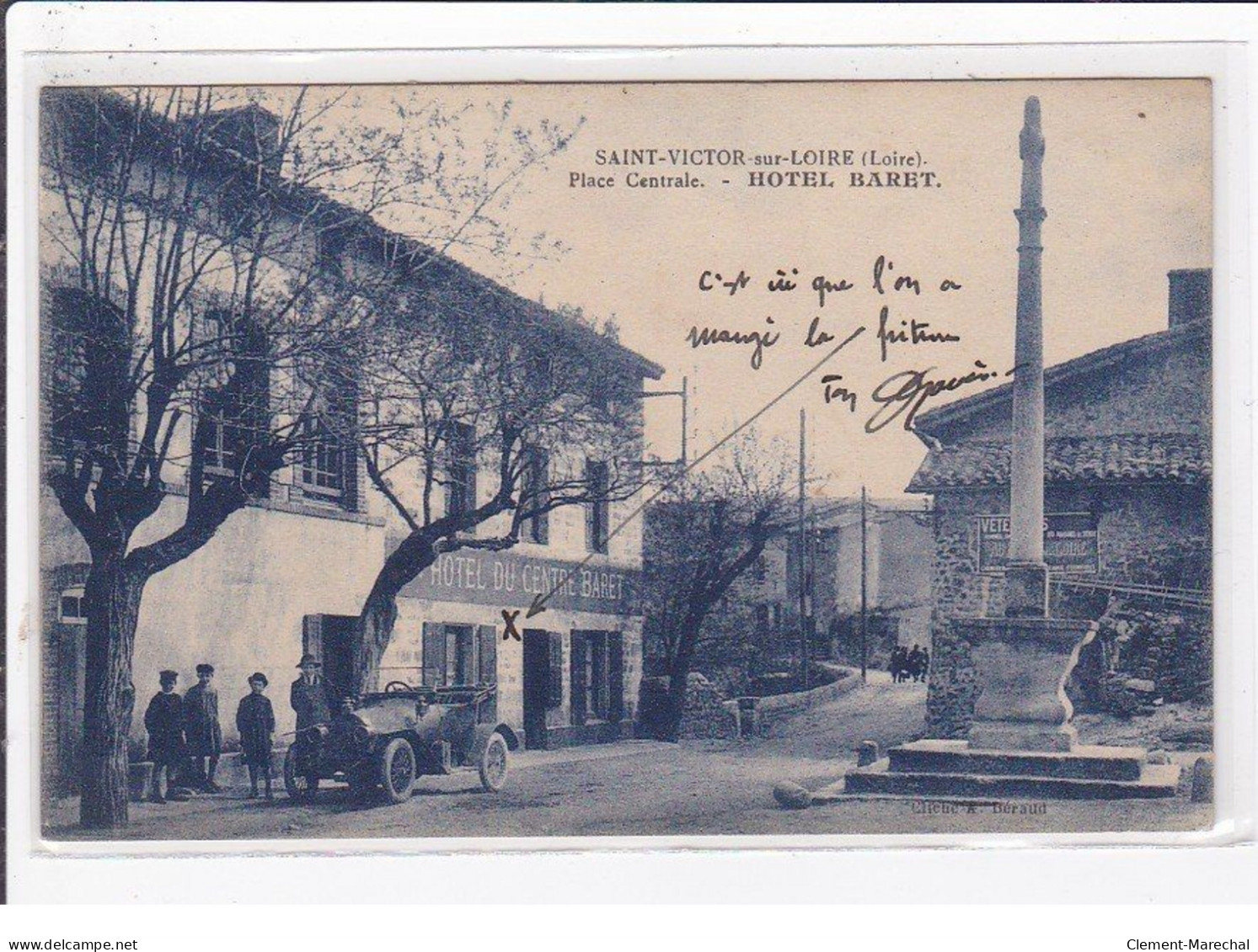 SAINT VICTOR SUR LOIRE : Place Centrale - Hotel Baret - Très Bon état - Autres & Non Classés