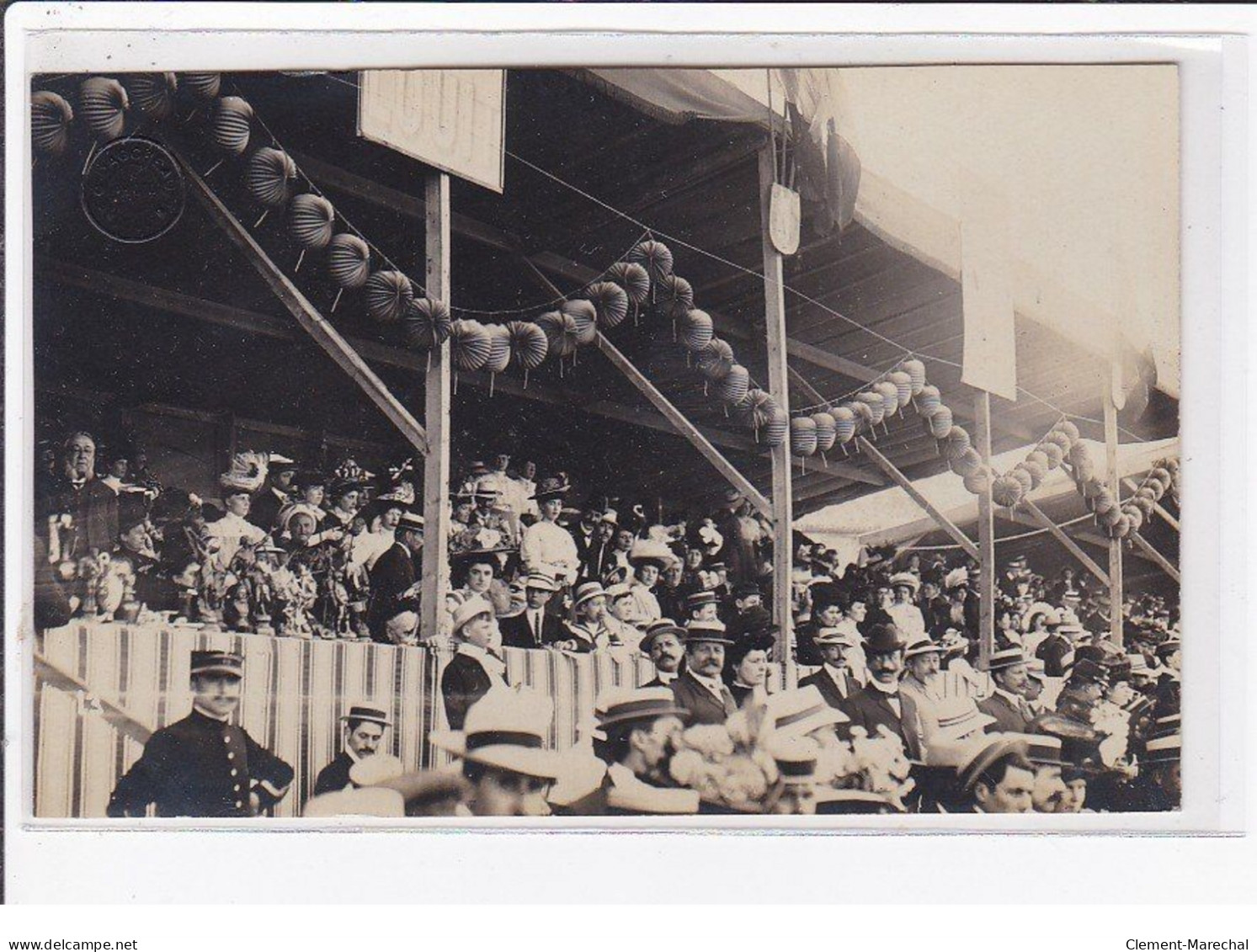 ANGOULEME : Carte Photo Des Tribunes (courses Hippiques ?)- Très Bon état - Angouleme