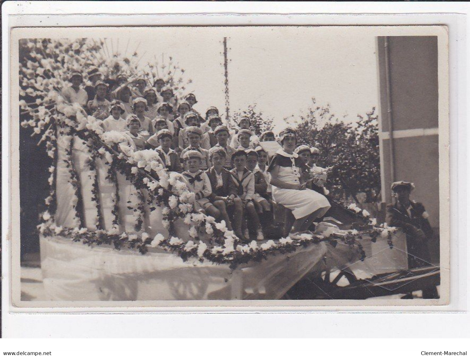 THIERS : Carte Photo D'une Fête En 1933 (cavalcade) - Très Bon état - Thiers