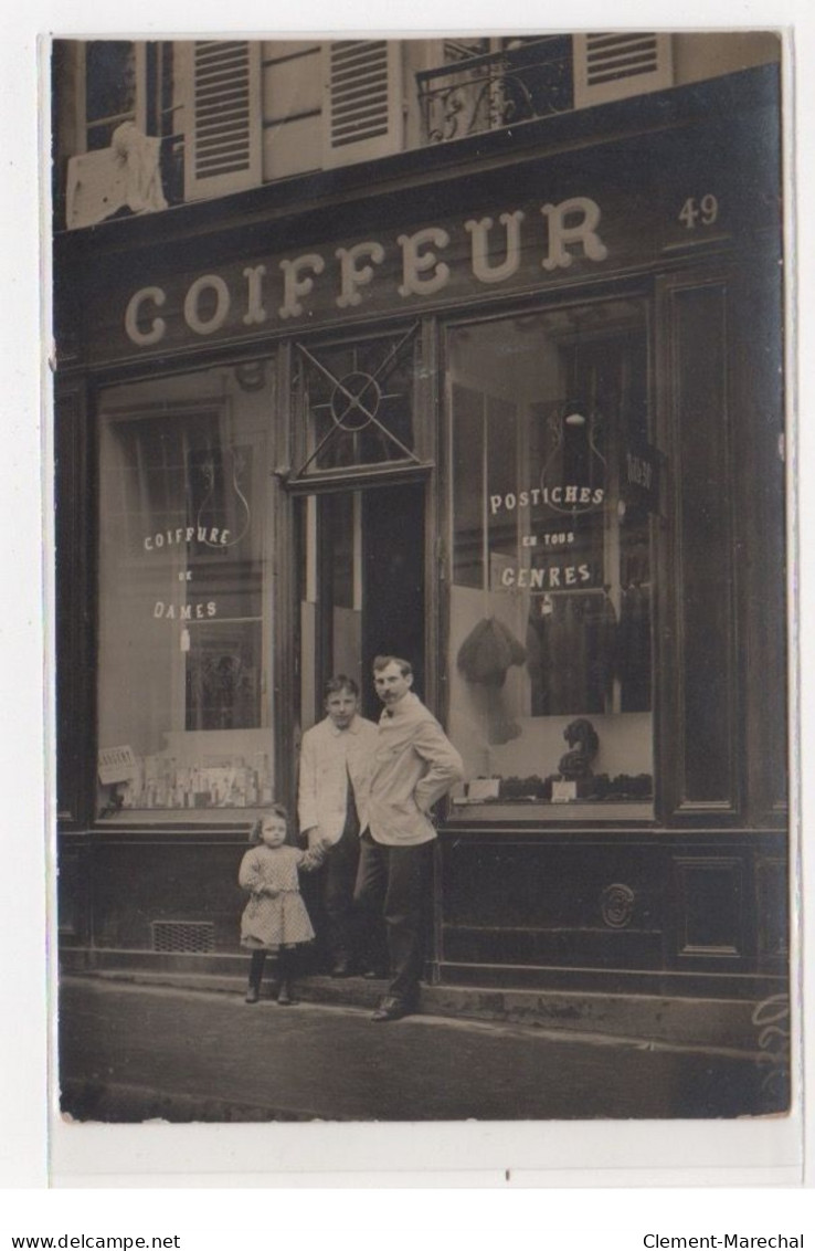 PARIS : Carte Photo Du Salon De Coiffure Philippeau Au 49 Rue Des Poissonniers (coiffeur) - Très Bon état - Paris (18)