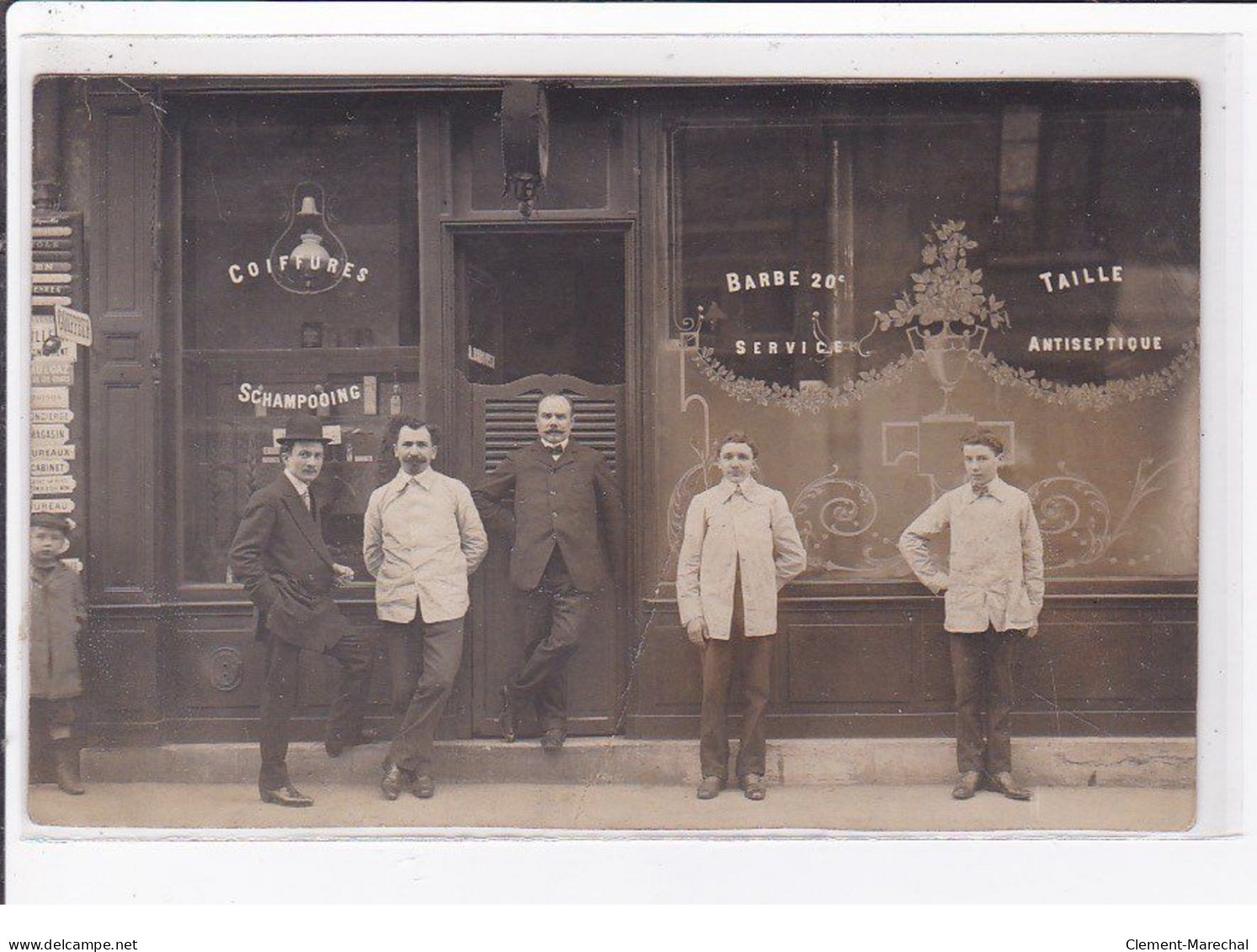 LEVALLOIS PERRET : Carte Photo D'un Salon De Coiffure (coiffeur) - Bon état (timbre Abimé Au Dos) - Levallois Perret