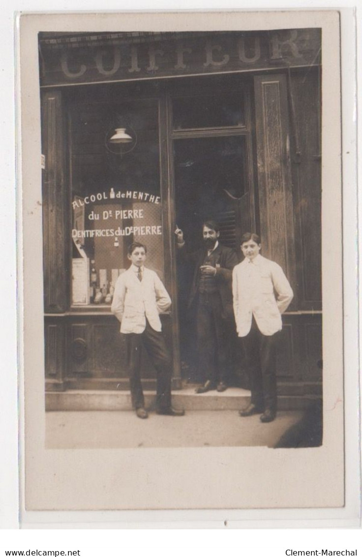 PARIS : Carte Photo Du Salon De Coiffure Au 47 Rue Alexandre Dumas (coiffeur) - Très Bon état - Distretto: 11