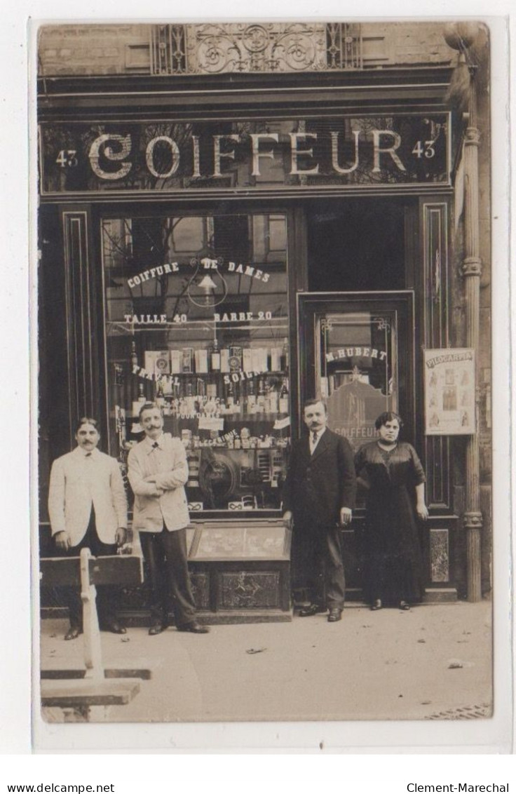 PARIS : Carte Photo Du Salon De Coiffure HUBERT Au 43 Rue Tolbiac (coiffeur) - Très Bon état - Paris (13)