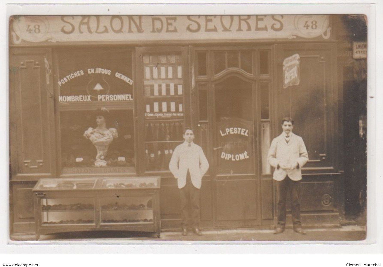 PARIS : Carte Photo Du Salon De Coiffure De Sevres (PESTEL - Coiffeur) Au 48 Rue De Sevres - Bon état - Paris (07)