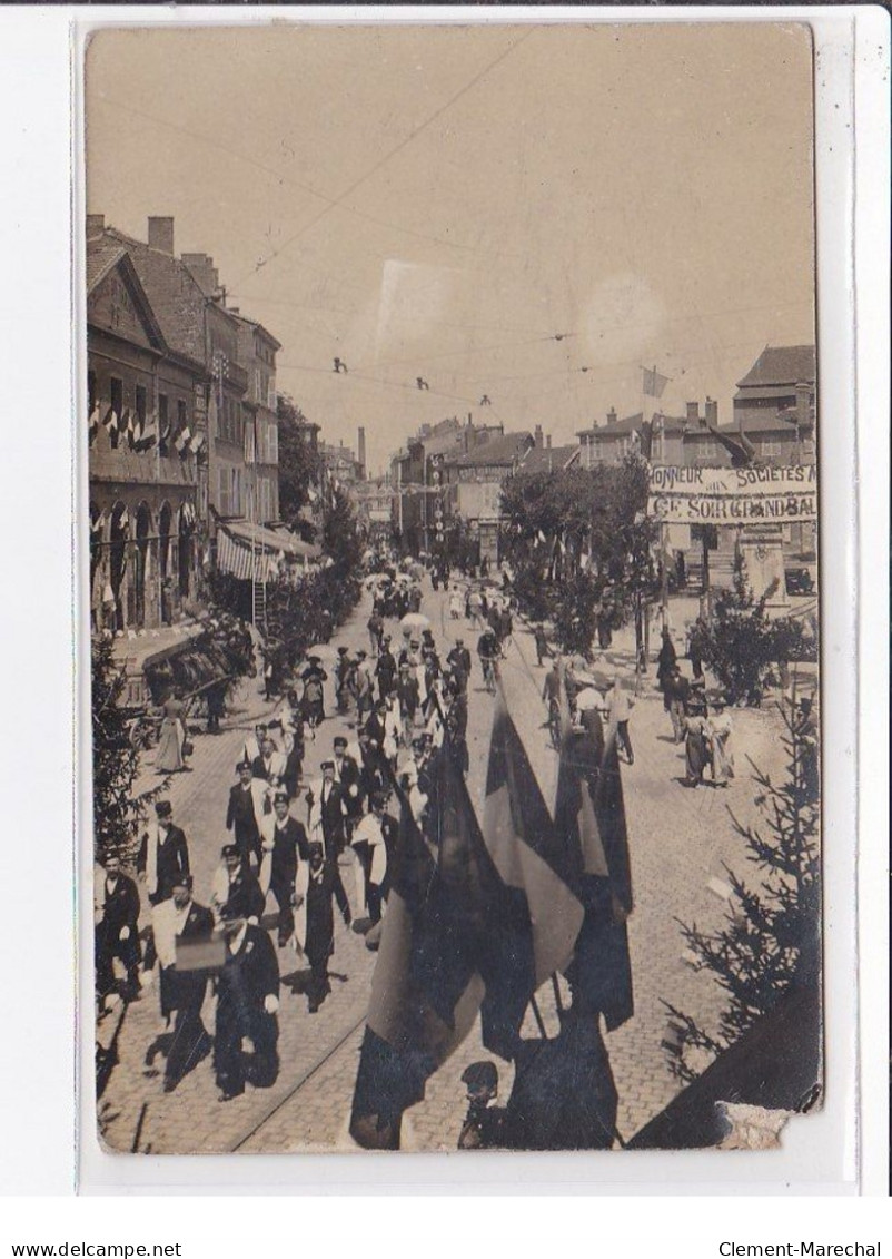 ROANNE : Lot De 5 Cartes Photo D'un Défilé Militaire (photo Bost) - Bon état Général - Roanne