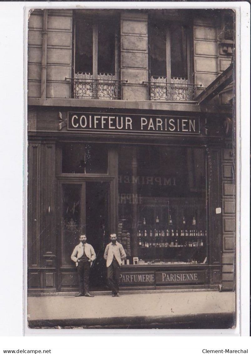 LYON : Carte Photo Du Salon De Coiffure " Coiffeur Parisien" (coiffeur) - Bon état (adhérence Au Dos) - Sonstige & Ohne Zuordnung