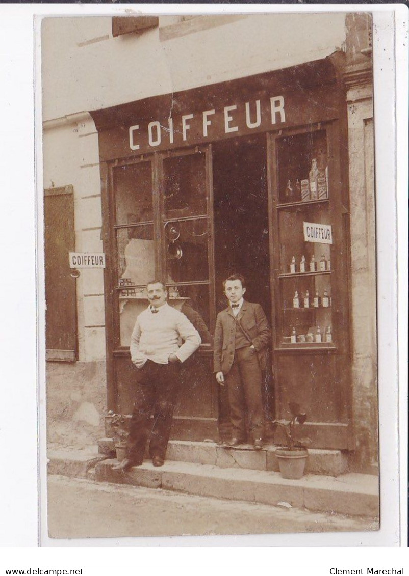 CREON : Carte Photo D'un Salon De Coiffure (coiffeur) - Très Bon état - Altri & Non Classificati