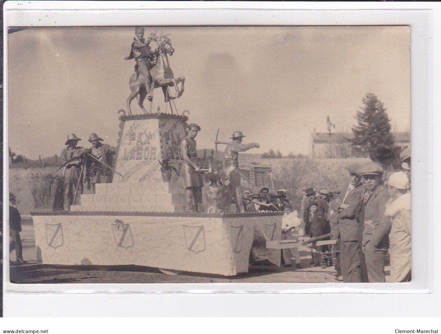 CHAMBEIRE ? : Carte Photo D'un Char (cavalcade (PAX LABOR) En 1930 - Très Bon état - Andere & Zonder Classificatie