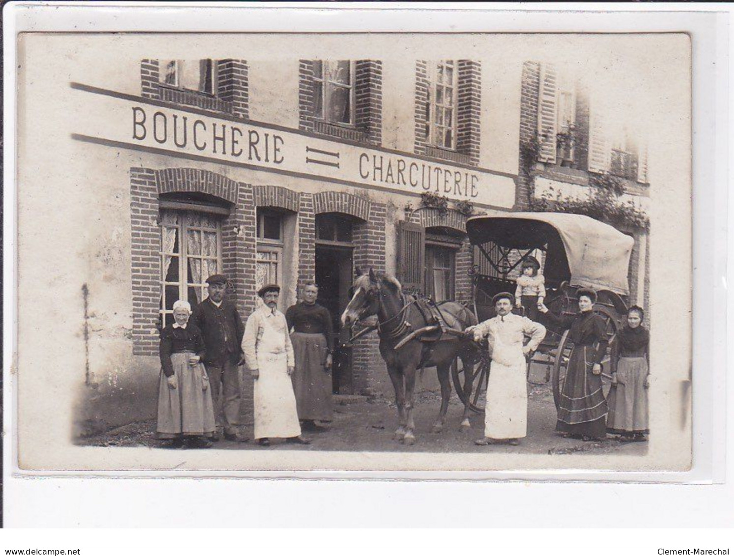 A Localiser : Carte Photo D'une Boucherie Charcuterie (attelage) - Très Bon état - Sonstige & Ohne Zuordnung