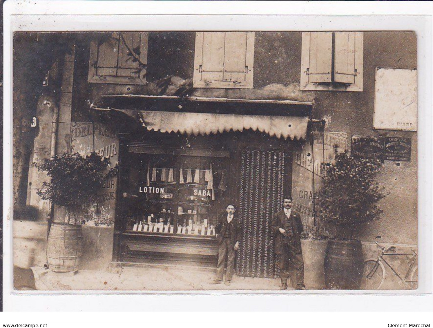 A LOCALISER : Carte Photo Du Salon De Coiffure DELPECH (coiffeur - Lotion Saba) - Très Bon état - Autres & Non Classés