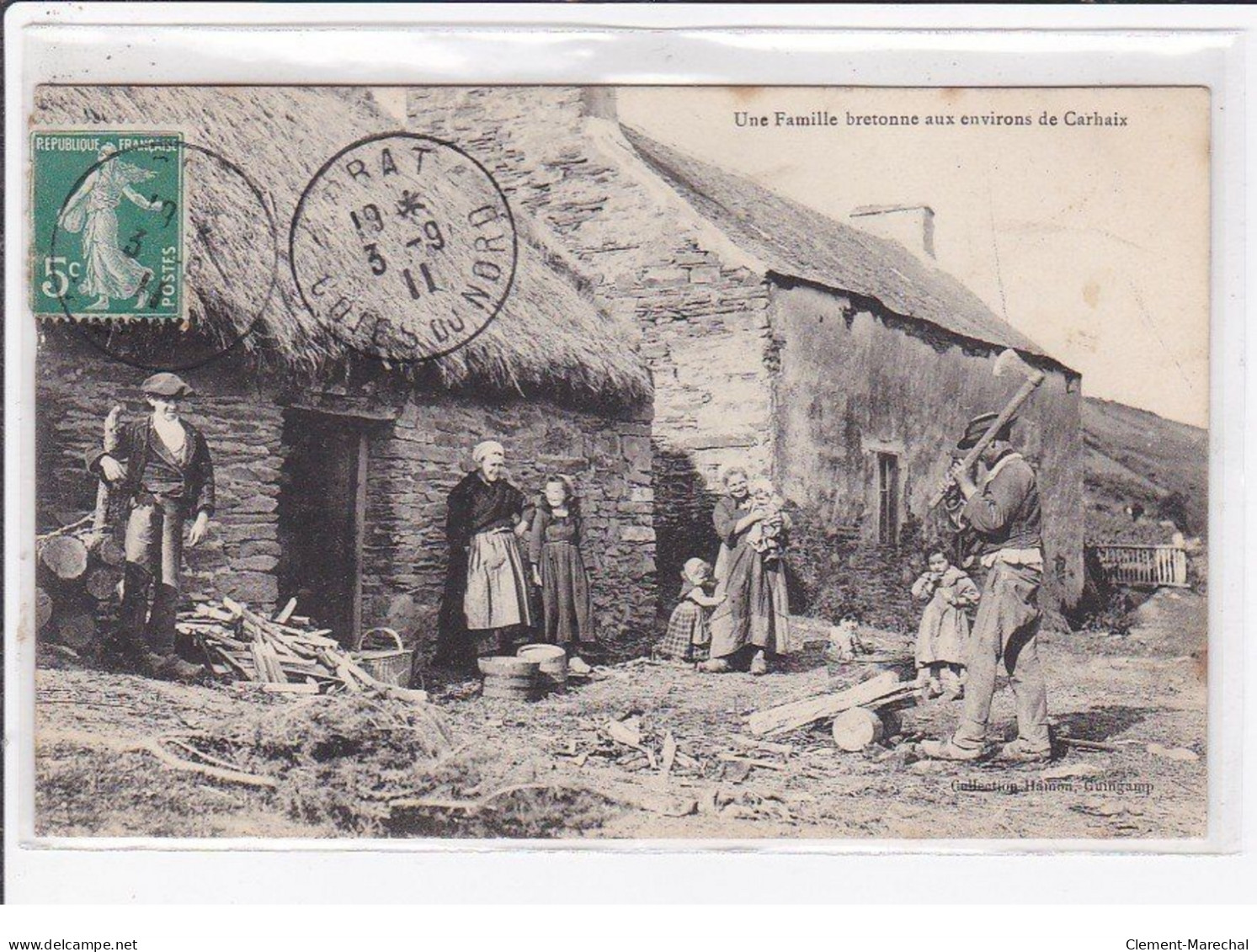 Une Famille Bretonne Des Environs De Carhaix (coupe Du Bois) - Très Bon état - Carhaix-Plouguer