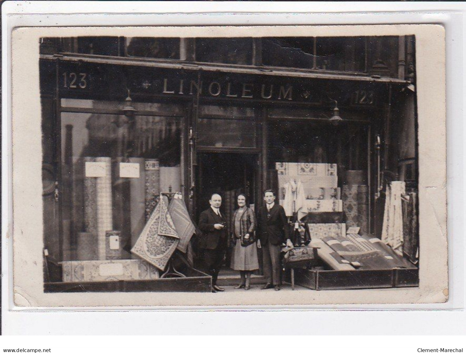 PARIS (a Localiser) : Carte Photo D'un Magasin De Lionoleum - état - Autres & Non Classés