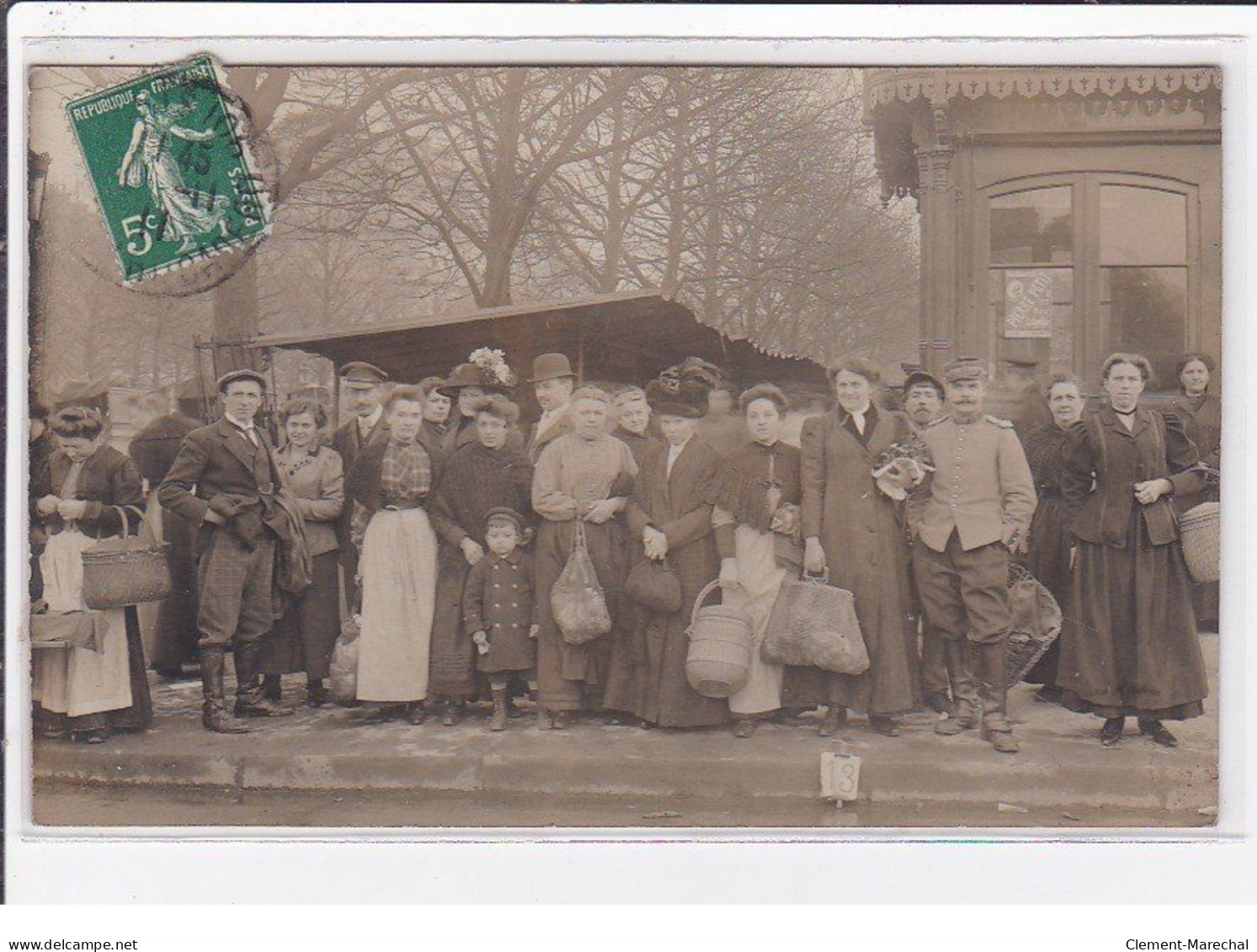 PARIS (a Localiser) : Carte Photo D'un Marché - Très Bon état - Sonstige & Ohne Zuordnung