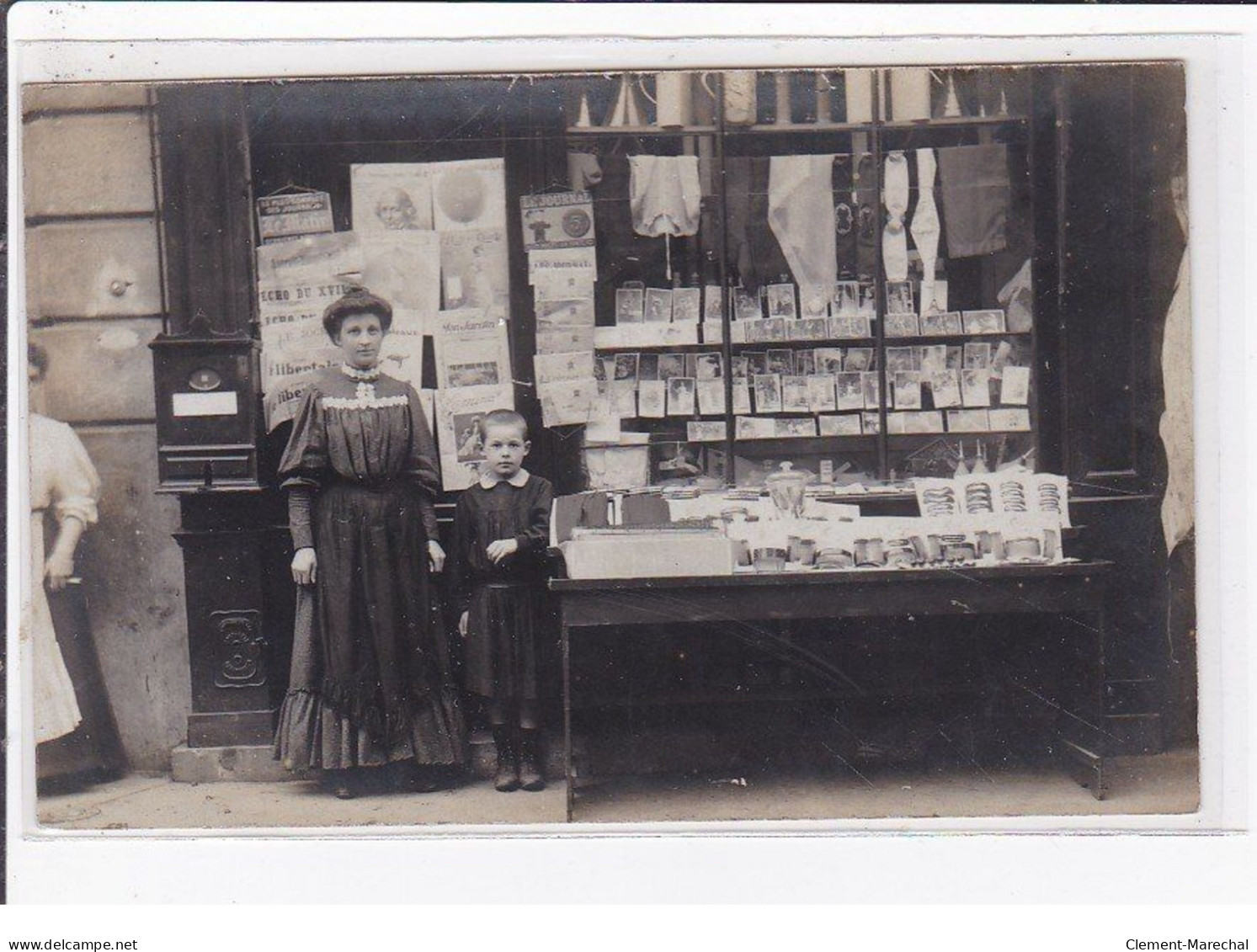 PARIS 17ème : Carte Photo D'un Magasin (marchand De Journaux, Cartes Postales - L'Echo Du XVIIème)- Très Bon état - Distretto: 17