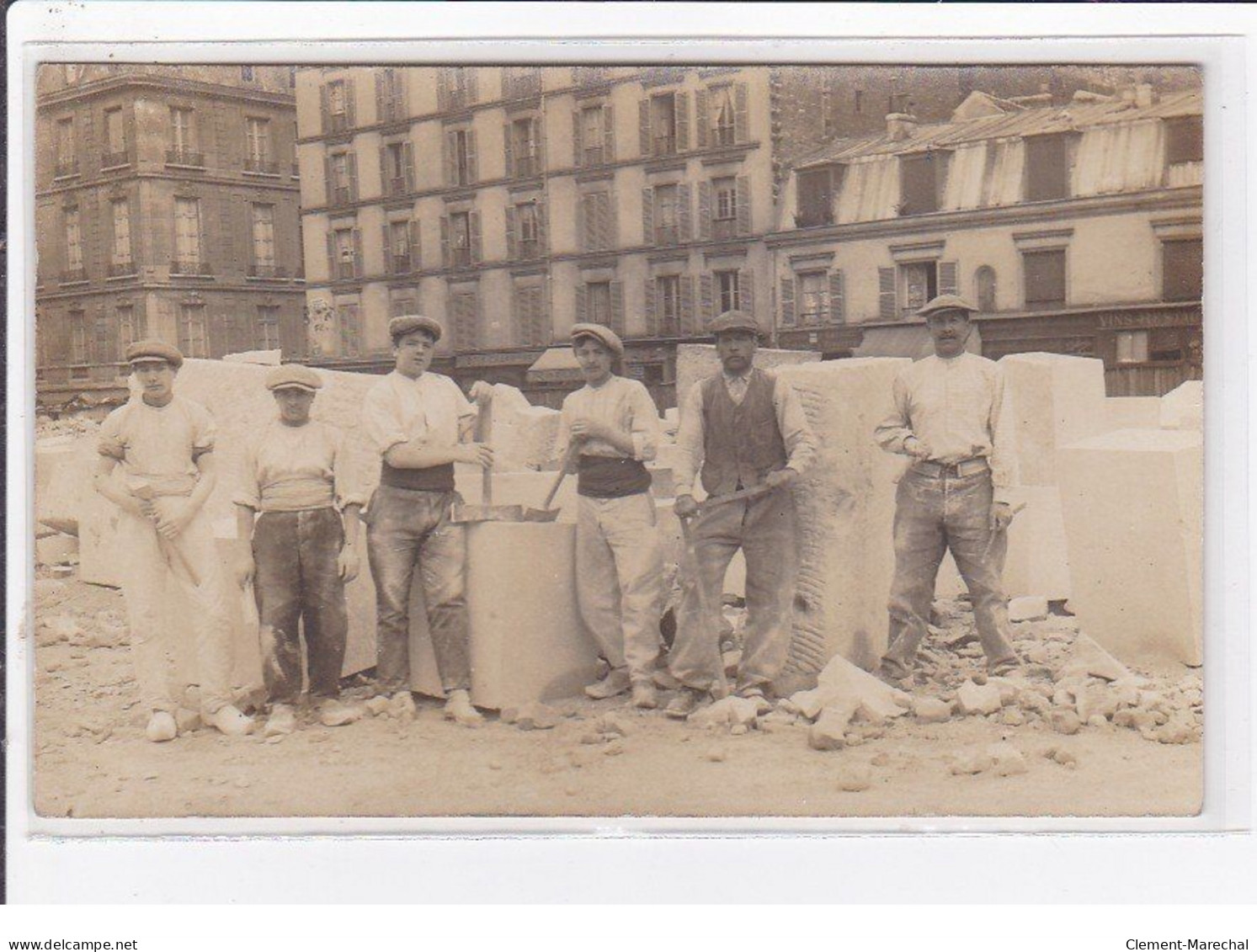 PARIS (a Localiser) : Lot De 6 Cyanotypes Et 1 Carte Photo D'un Chantier (tailleur De Pierre)- Très Bon état - Otros & Sin Clasificación