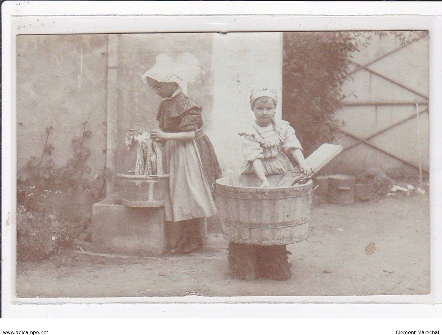 Cachet De La Sarthe : Carte Photo De Deux Enfants (laveuses - Lessive - Travail) - Très Bon état - Autres & Non Classés