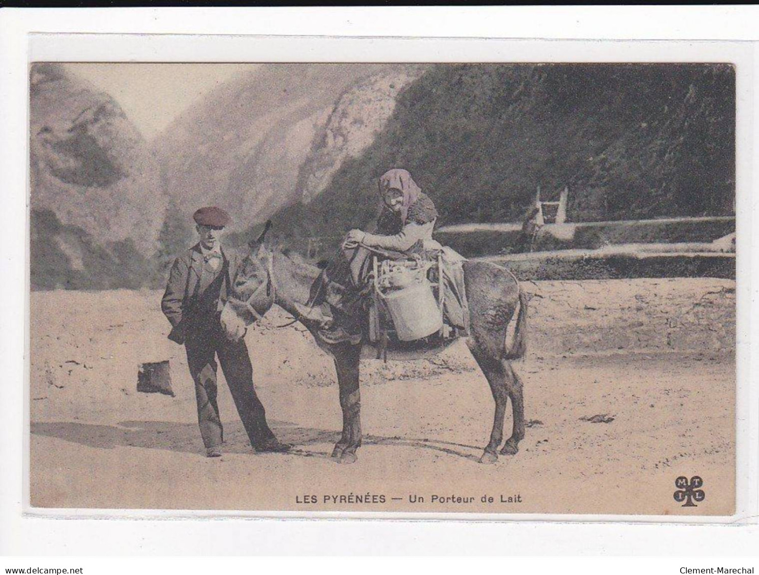 Un Porteur De Lait Dans Les Pyrénées, Rare En Couleur - état - Other & Unclassified