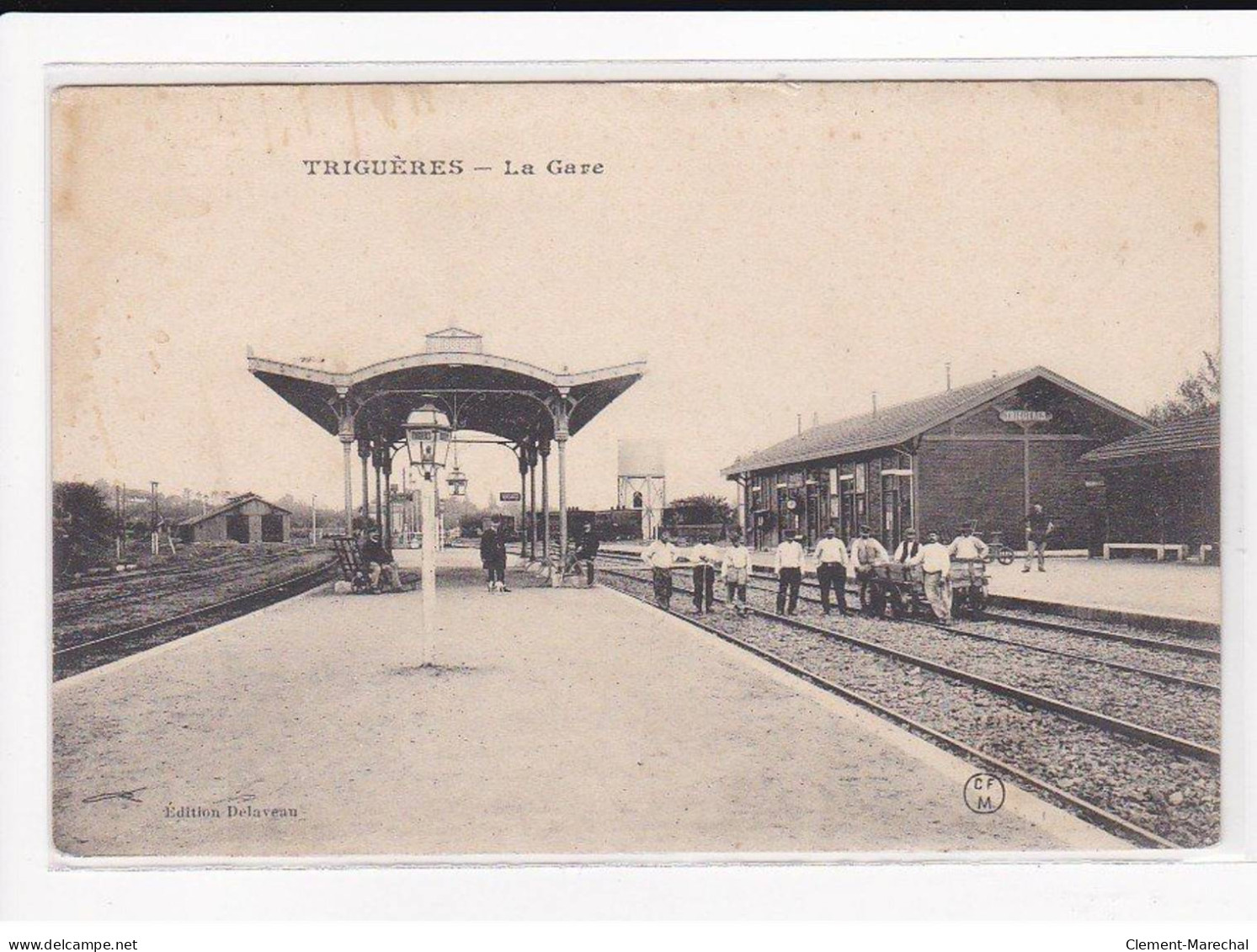 TRIGUERES : La Gare - Très Bon état - Andere & Zonder Classificatie