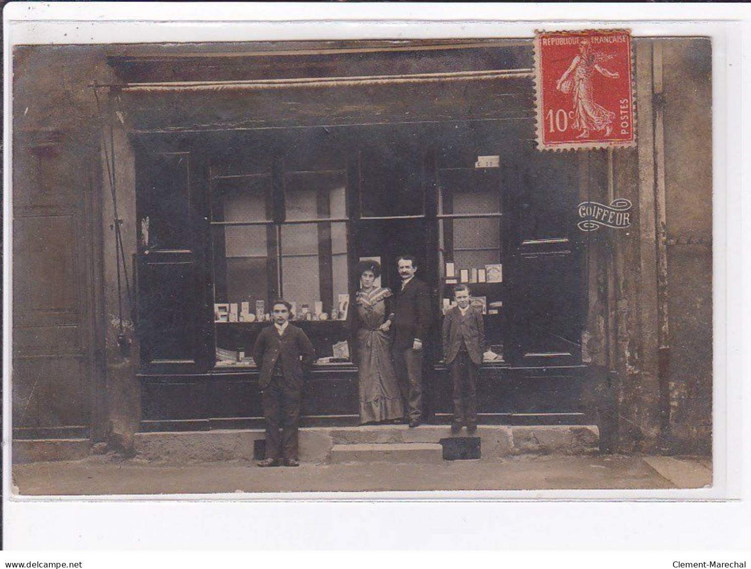 Carte Photo De Commerce : Coiffeur Parfumeur Léon DEPIERRE - Très Bon état - Winkels