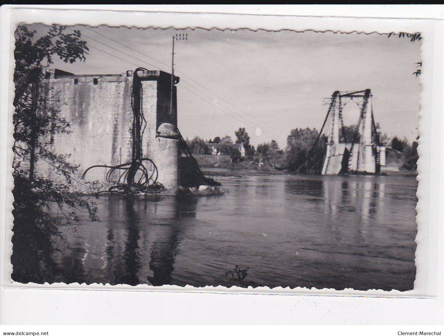 SAUMUR : Ruines de la seconde Guerres Mondiale, Lot de 8 Cartes Postales - très bon état