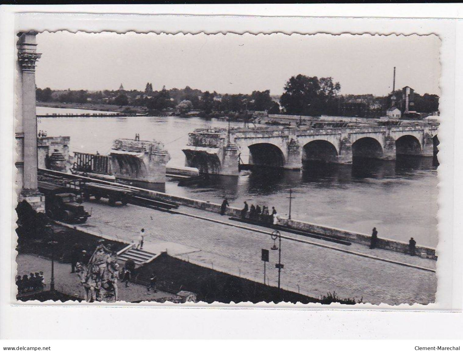 SAUMUR : Ruines de la seconde Guerres Mondiale, Lot de 8 Cartes Postales - très bon état