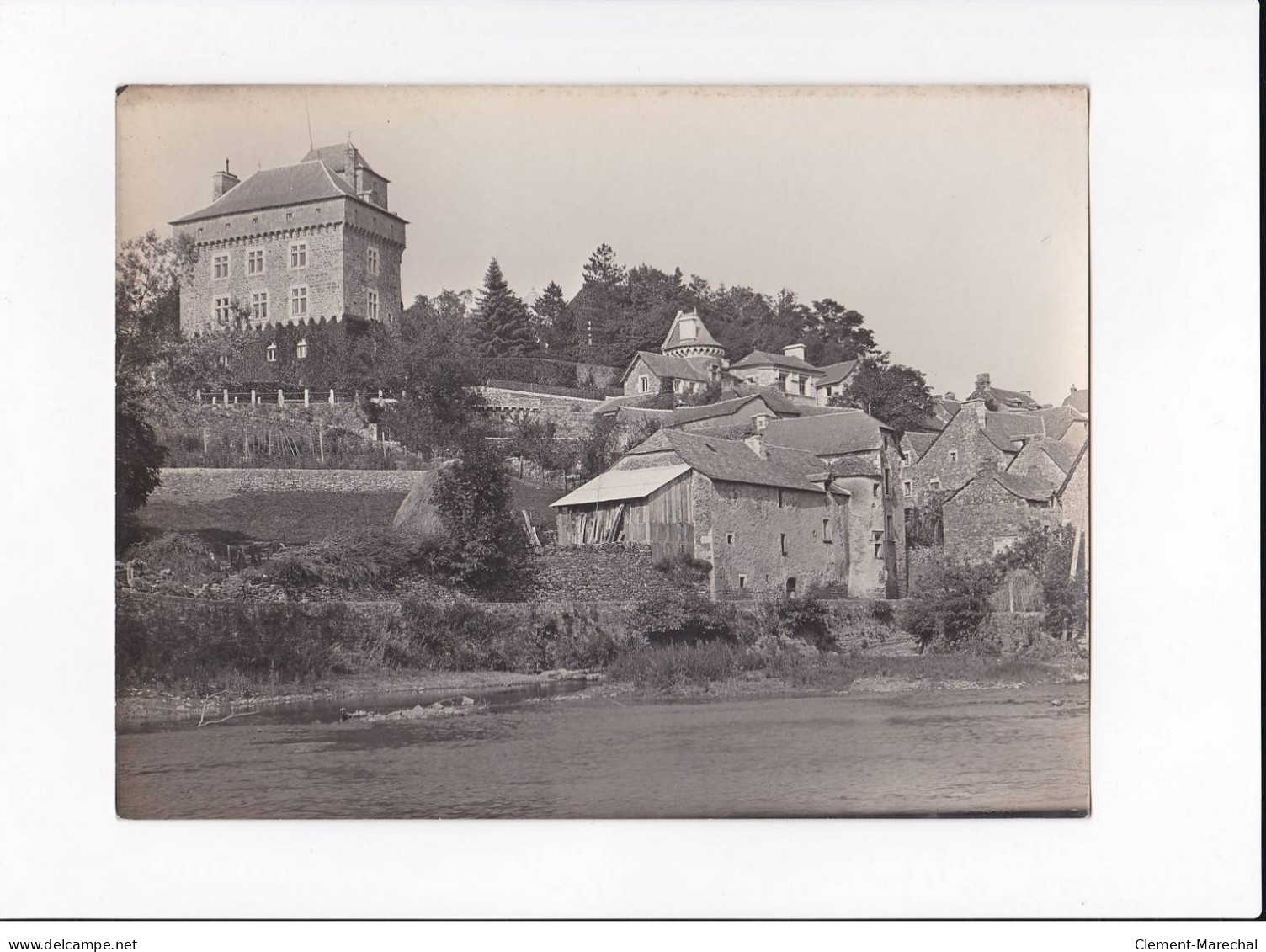 AVEYRON, Montrozier, Le Château Et Le Village, Photo Auclair-Melot, Environ 23x17cm Années 1920-30 - Très Bon état - Plaatsen