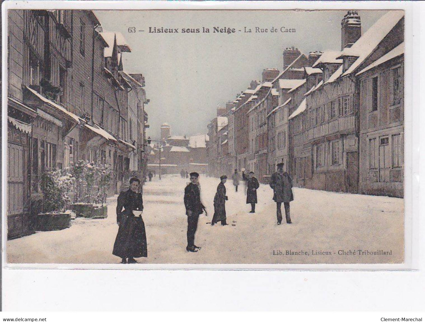 LISIEUX - Sous La Neige - La Rue De Caen - Très Bon état - Lisieux