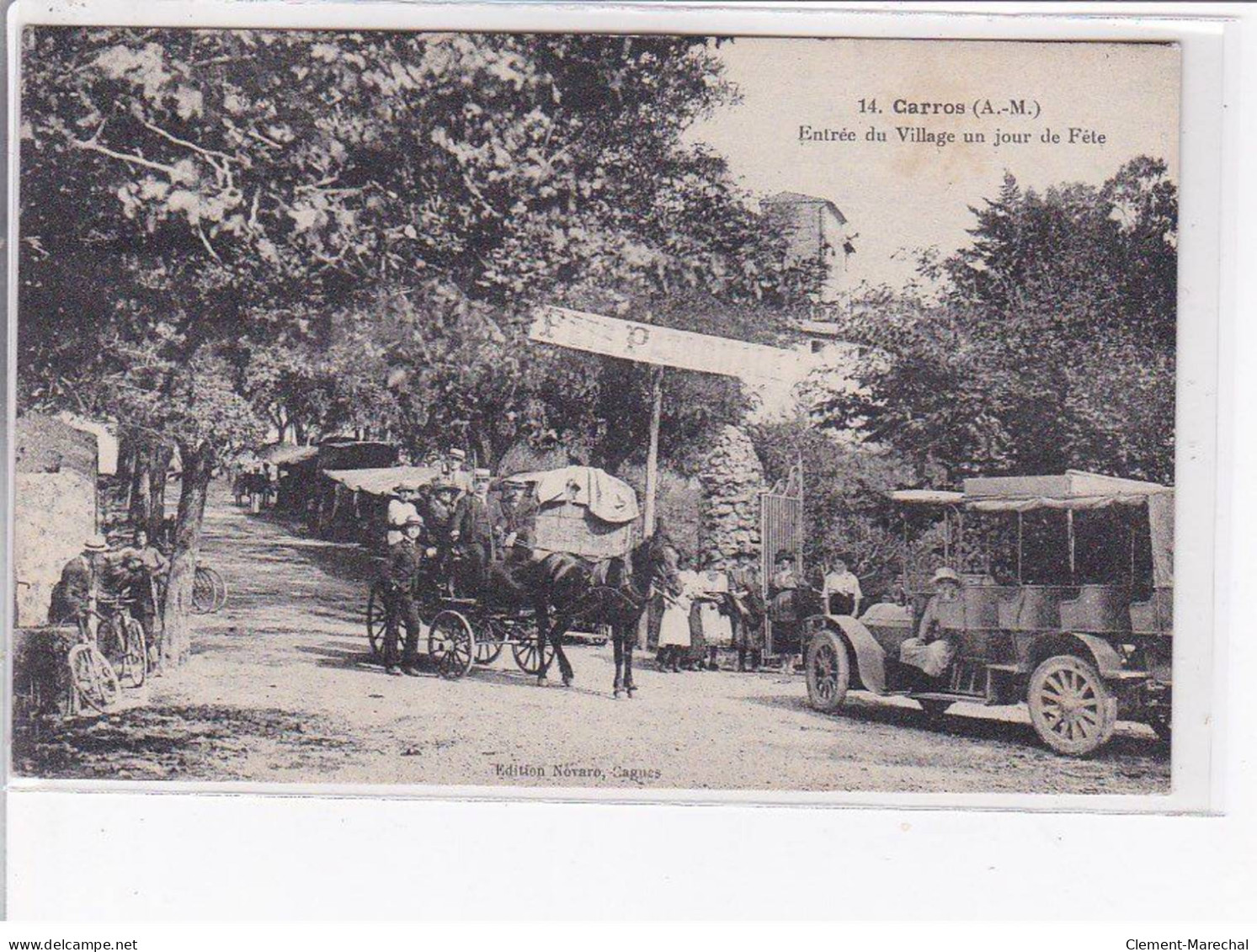 CARROS - Entrée Du Village Un Jour De Fête - Très Bon état - Otros & Sin Clasificación