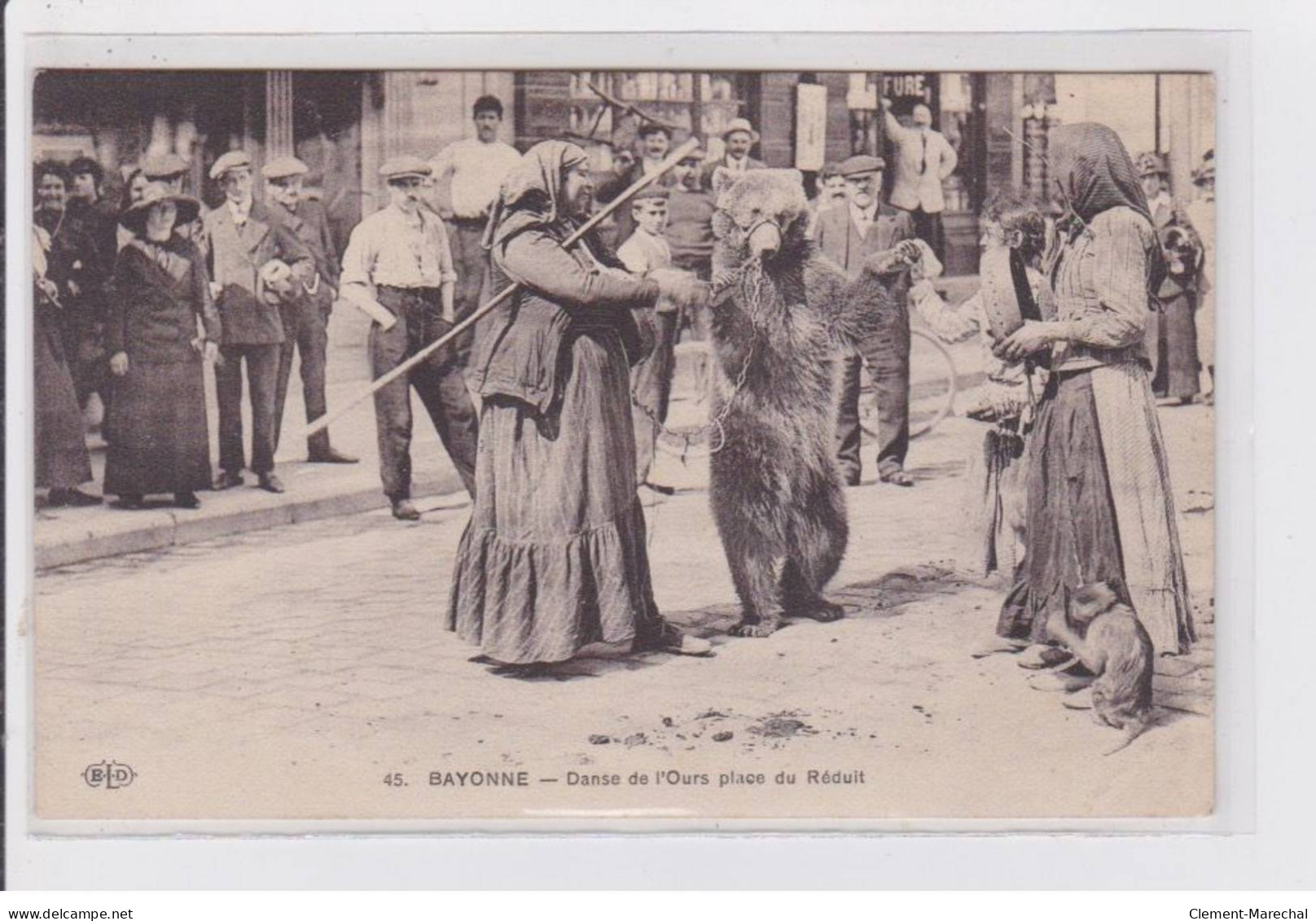 BAYONNE : La Danse De L'ours Place Du Réduit (montreur - Montreuse De Singe) - Très Bon état - Bayonne