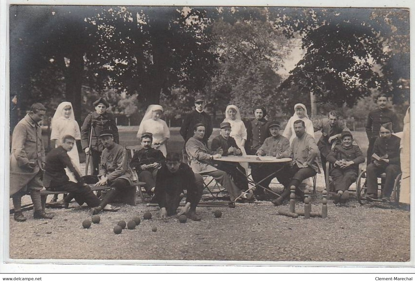 LYON : Carte Photo De Joueurs De Boules Et De Quilles (hôpital Militaire - Guerre 14-18) (jeux) - Très Bon état - Sonstige & Ohne Zuordnung