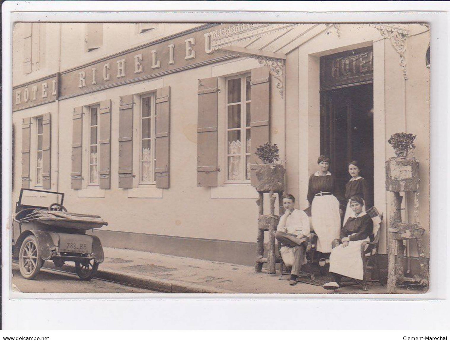 EAUX BONNES : Carte Photo De L'Hotel Richelieu (automobile) - Très Bon état - Eaux Bonnes