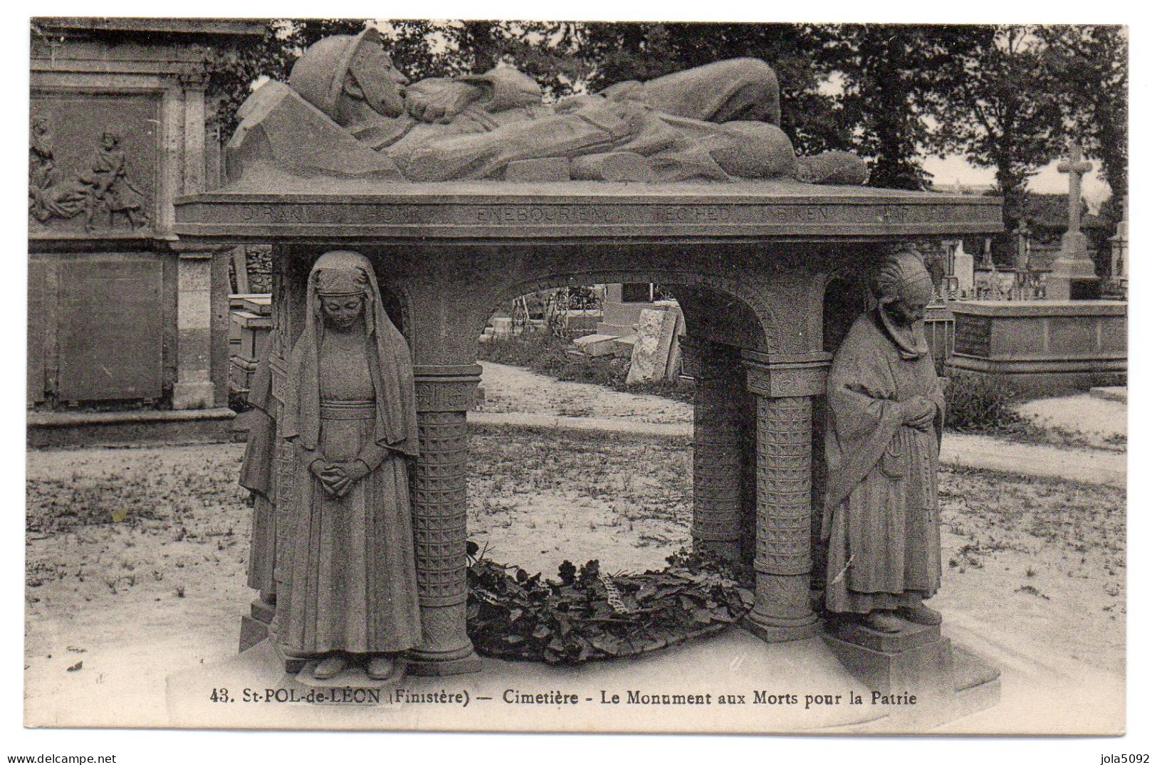 29 / SAINT-POL-DE-LEON - Cimetière - Le Monument Aux Morts Pour La Patrie - Saint-Pol-de-Léon